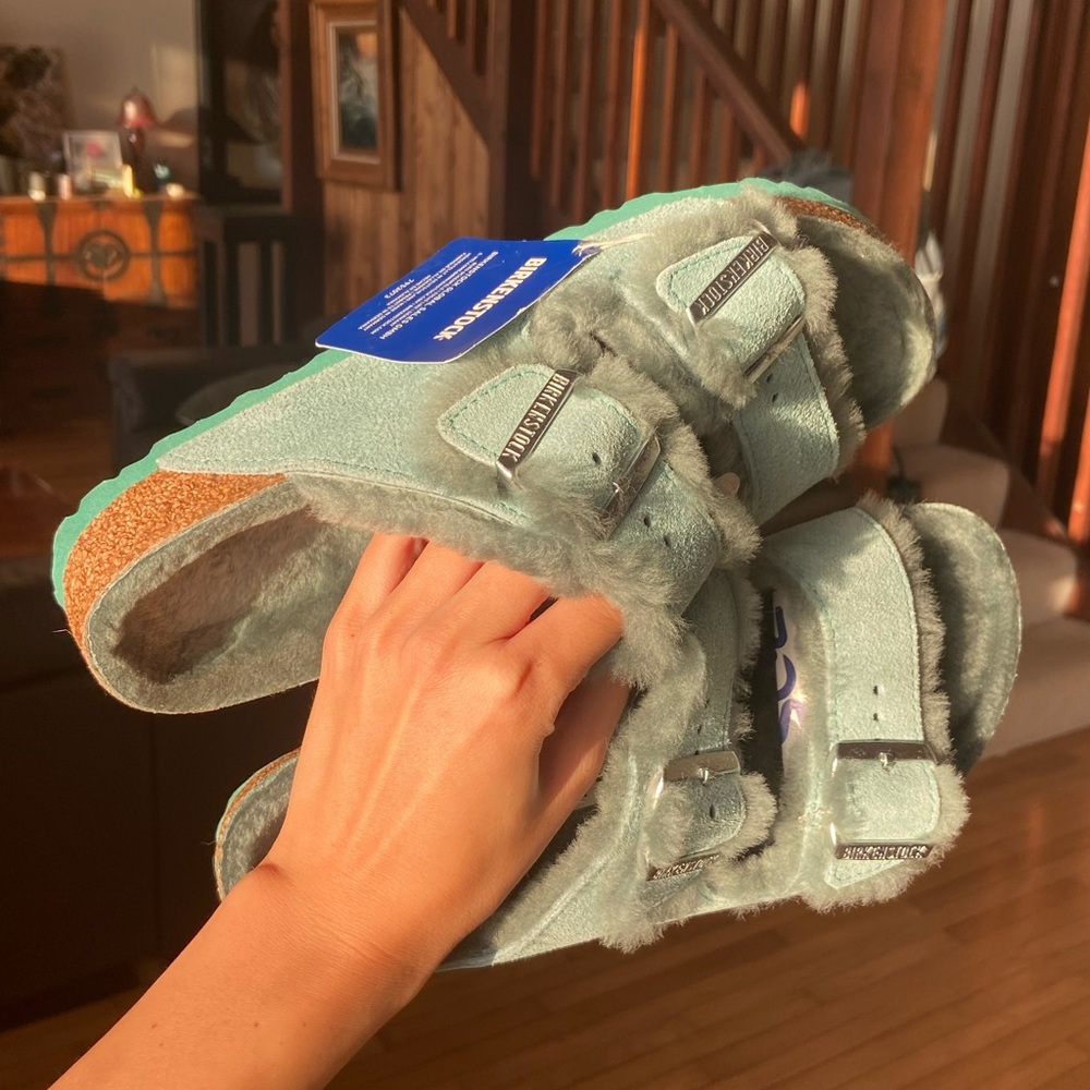 BIRKENSTOCK brand new Germany Arizona Suede and Shearling Adjustable slides